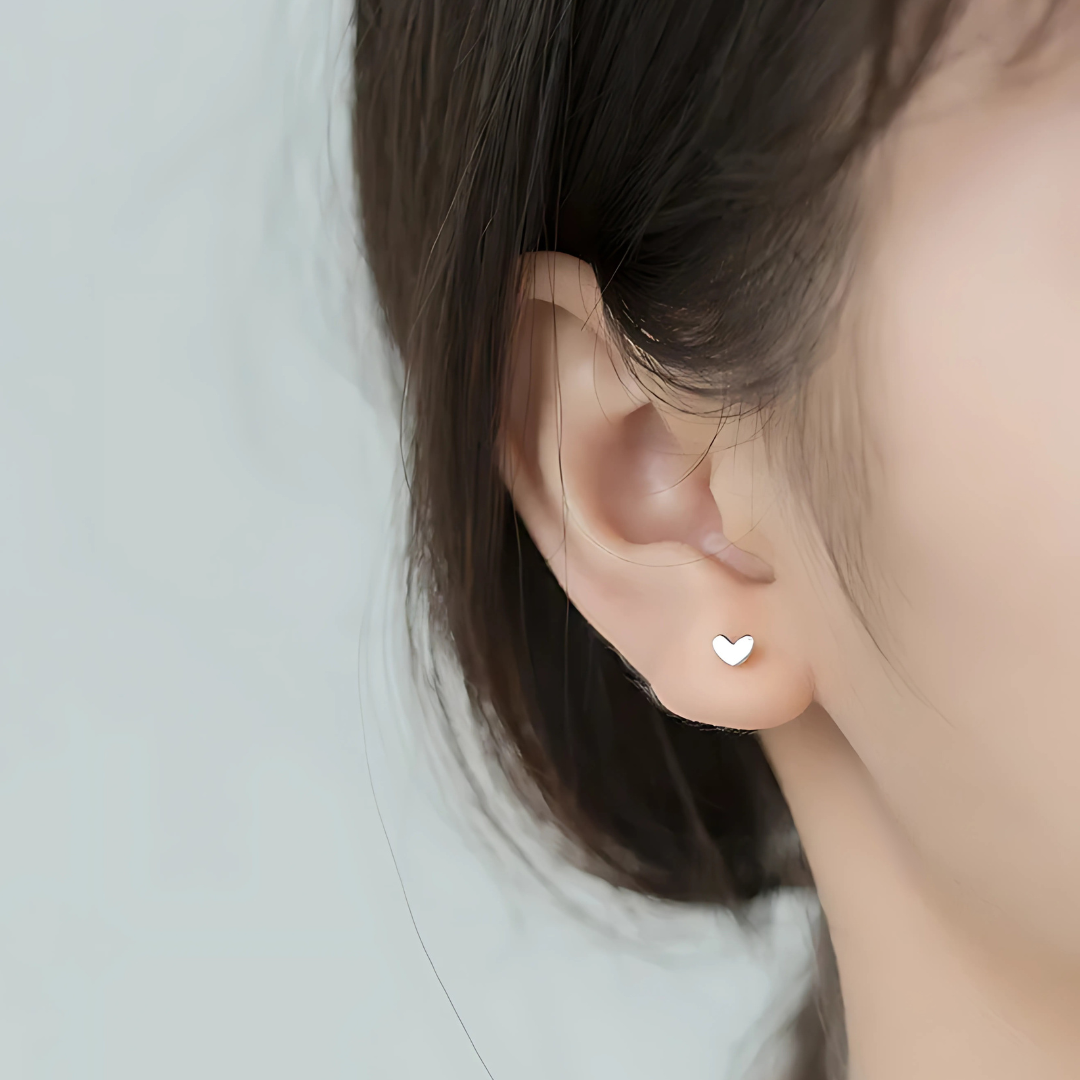 LILY HEART STUD EARRINGS