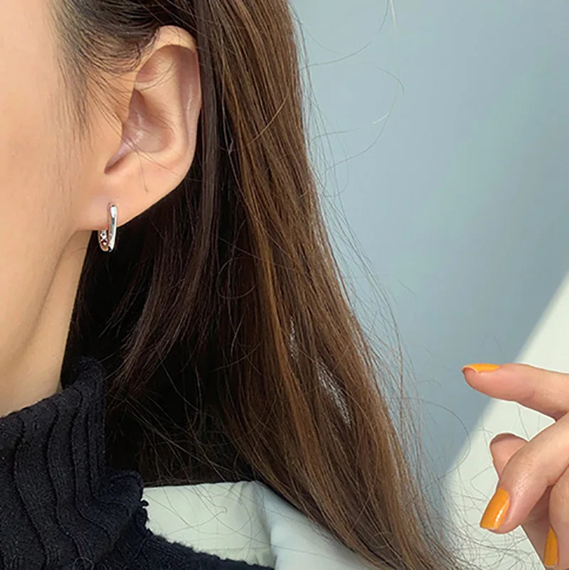 SELENE U-SHAPE STUD EARRINGS