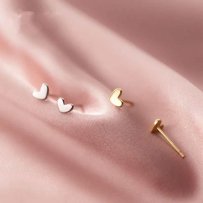 LILY HEART STUD EARRINGS